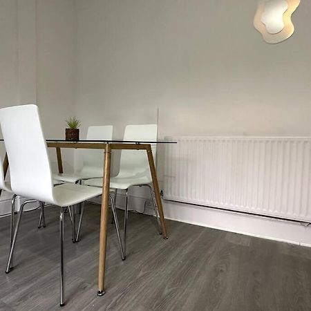 Spectacular 2 Bedroom On Tower Bridge Лондон Екстер'єр фото