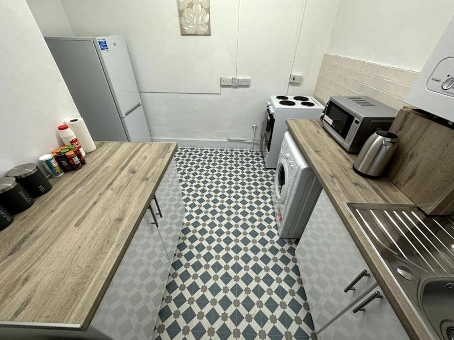 Spectacular 2 Bedroom On Tower Bridge Лондон Екстер'єр фото
